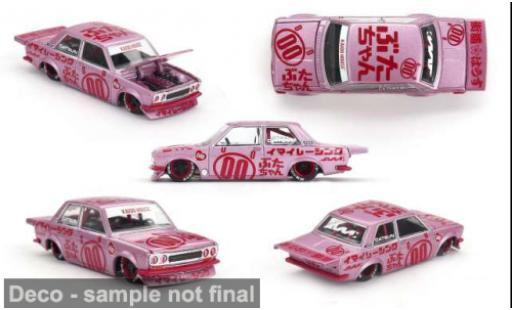 Modelauto Datsun 510 tuning Pro Street Buta V1 roze 1/64 Mini GT