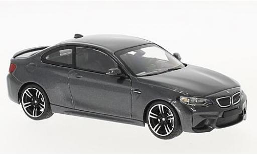 Modelauto Bmw M2 coupe (F87) metallic grijs 2016 1/43 Minichamps