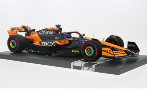 Modelauto McLaren F1 Base MCL38 No.81 Team formule 1 GP Miami 2024 1/18 Minichamps