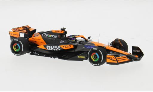 Modelauto McLaren F1 Base MCL38 No.81 Team formule 1 GP Miami 2024 1/43 Minichamps