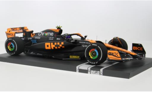 Modelauto McLaren F1 MCL60 No.4 Team formule 1 GP Singapur 2023 1/18 Minichamps