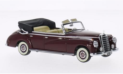Modelauto Mercedes 300 Cabriolet (W186) rood 1952 1/43 Minichamps