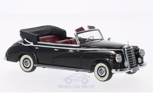 Modelauto Mercedes 300 Cabriolet (W186) zwart 1952 1/43 Minichamps
