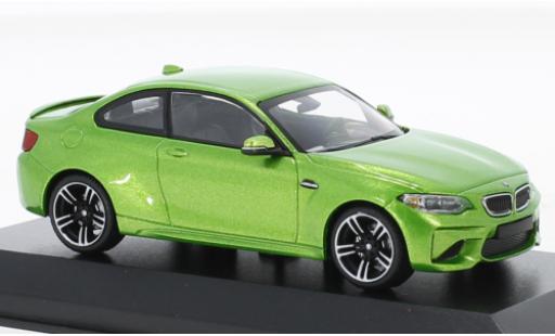 Modelauto Bmw M2 coupe (F87) metallic groen 2016 1/43 Minichamps