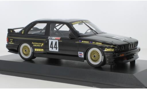 Modelauto Bmw M3 course (E30) No.44 JPS Team John Player Special 1000 Km Bathurst 1987 1/18 Minichamps