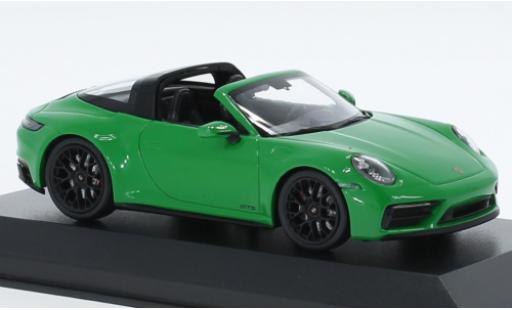 Modelauto Porsche 911 Targa 4 GTS groen 2021 1/18 Minichamps