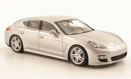 Modelauto Porsche Panamera Turbo grijs 2010 1/43 Minichamps