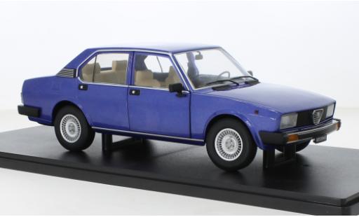 Modelauto Alfa Romeo Alfetta 2000 Berlina L metallic blauw 1978 1/18 Mitica
