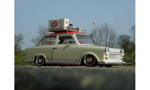 Trabant 601 de luxe 1/18 Sun Star oldskool trabimaker ost berlin 1969 modelauto