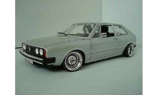 Volkswagen Scirocco GTI 1/18 Revell grijs modelauto