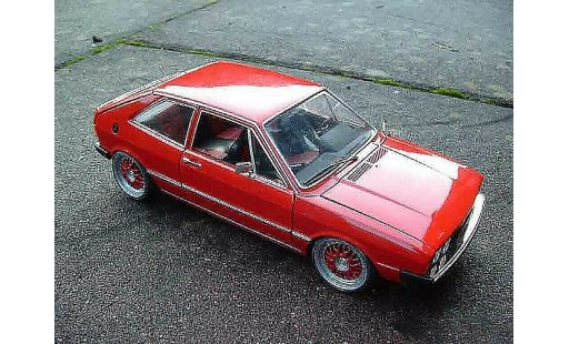 Volkswagen Scirocco GTI 1/18 Revell rood modelauto