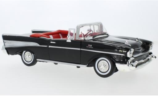 Modelauto Chevrolet Bel Air Convertible Cabriolet zwart 1957 1/18 Motormax
