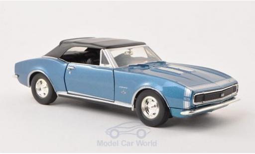 Modelauto Chevrolet Camaro SS Cabriolet metallic blauw 1967 kap gesloten zonder Vitrine 1/24 Motormax