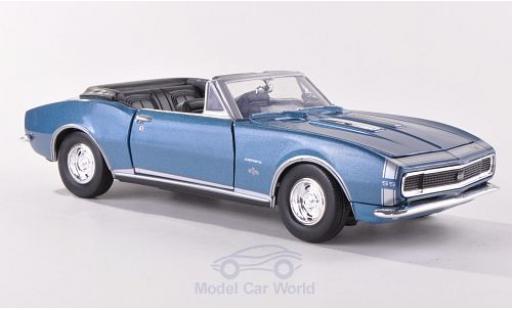 Modelauto Chevrolet Camaro SS Cabriolet metallic blauw/Dekor 1967 kap ge&Atilde;&para;ffnet 1/24 Motormax