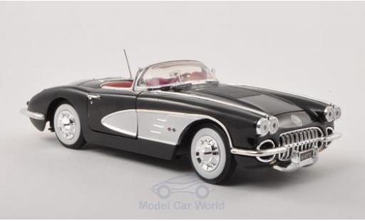 Modelauto Chevrolet Corvette Convertible C1 zwart/grijs 1958 1/18 Motormax