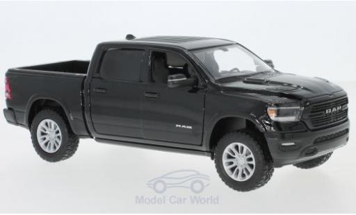 Modelauto Dodge RAM pickup 1500 Crew Cab Laramie zwart 2019 1/24 Motormax