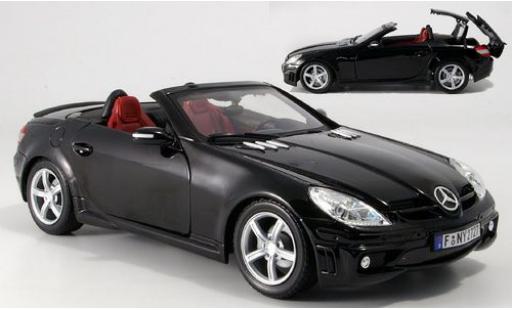 Modelauto Mercedes SLK AMG 55 (R171) zwart avec fonctionement kapmechanismus 1/18 Motormax