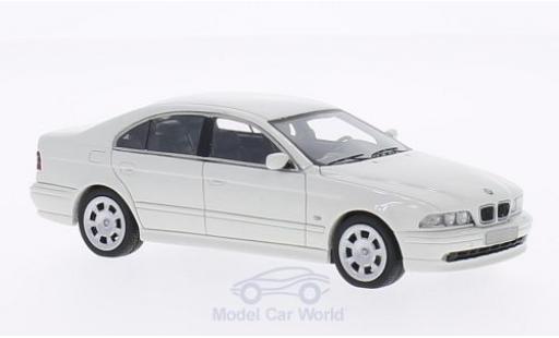 Modelauto Bmw 520 berline i (E39) wit 2002 1/43 Neo