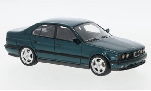 Modelauto Bmw M5 berline (E34) metallic groen 1994 1/43 Neo