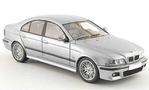Modelauto Bmw M5 berline (E39) d 2002 1/43 Neo