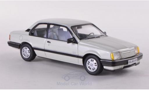 Modelauto Opel Ascona C C GT wit 1986 2-T&Atilde;&frac14;rer 1/43 Neo