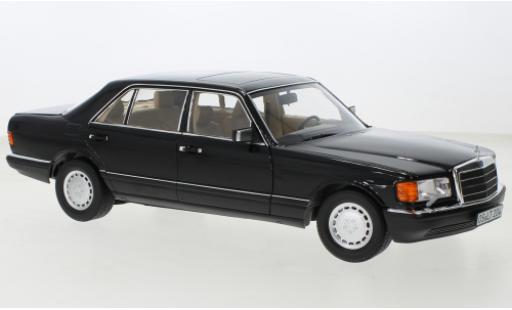 Modelauto Mercedes 560 Base SEL (V126) metallic zwart 1989 1/18 Norev