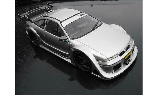 Opel Calibra DTM 1/18 Ut Models street modelauto