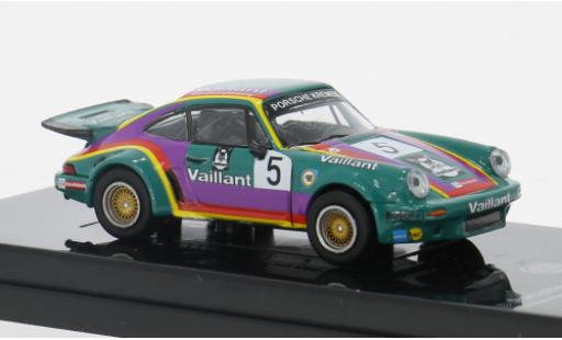 Modelauto Porsche 911 RSR Carrera 3.0 1975 Vaillant #5 1/64 Para64