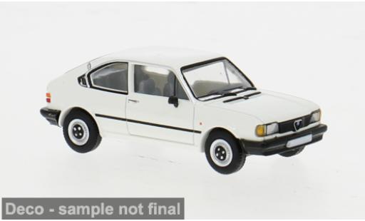 Modelauto Alfa Romeo Alfasud berlina wit 1980 1/87 PCX87