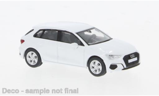 Modelauto Audi A3 sportback (8Y) wit 2022 1/87 PCX87