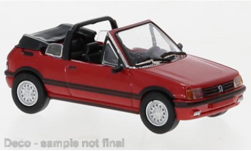 Modelauto Peugeot 205 CTI cabriolet rood 1986 1/87 PCX87