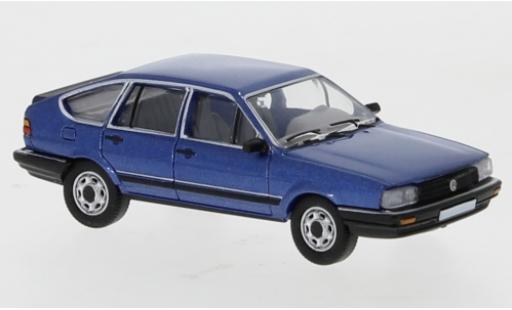 Modelauto Volkswagen Passat B2 metallic blauw 1985 1/87 PCX87