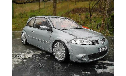 Renault Megane Sport 1/18 Burago rs grijs modelauto