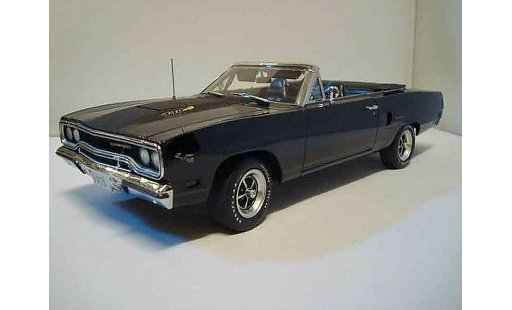 Plymouth GTX Road Runner 1/18 GMP roadrunner 440+6 zwart 1970 beperkt edition of 1250 modelauto