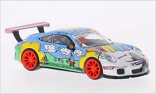 Porsche 911 Base 1/64 Spark No.88 y PCCA Singapur 2015 modelauto