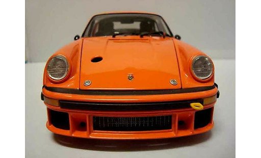 Porsche 934 RSR Turbo 1/18 Exoto oranje modelauto