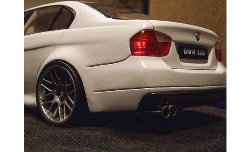 Bmw 330 tuning 1/18 Welly E90 jantes csl ligne echappement modelauto