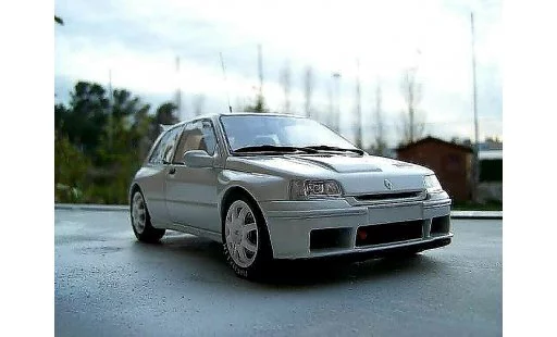 Renault Clio Maxi 1/18 Ottomobile wit modelauto