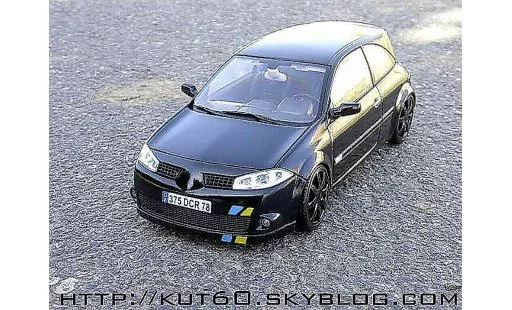 Renault Megane Sport 1/18 Burago rs f1 team zwart kit xenon modelauto