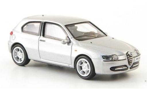 Modelauto Alfa Romeo 147 berlina grijs 2001 1/87 Ricko