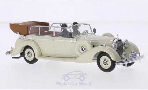 Modelauto Mercedes 770 Base K beige 1938 met 2 Figuren 1/43 Rio