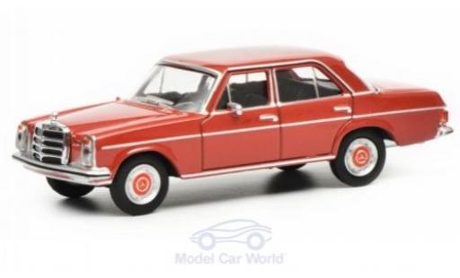 Modelauto Mercedes /8 Base rood 1/64 Schuco