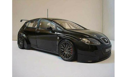 Seat Leon WTCC 1/18 Guiloy test car zwart modelauto