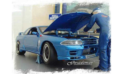 Nissan Skyline R32 1/18 Autoart drag run modelauto