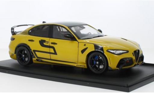 Modelauto Alfa Romeo Giulia gtam metallic geel 2022 1/18 Solido