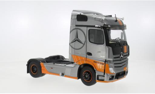 Modelauto Mercedes Actros Base Grand Prix Edition grijs 2019 1/24 Solido