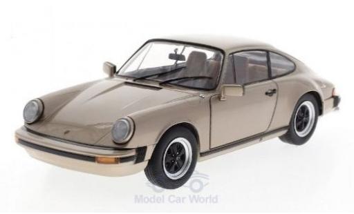 Modelauto Porsche 911 Carrera 3.2 metallic beige 1977 1/18 Solido
