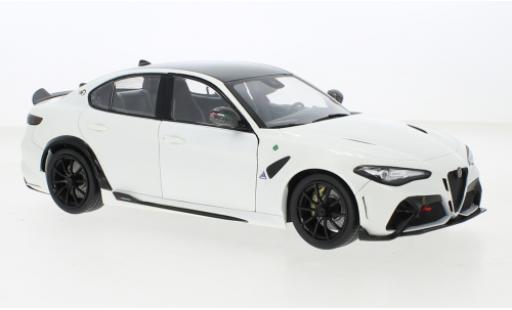 Modelauto Alfa Romeo Giulia veloce GTA wit 2022 1/18 Solido