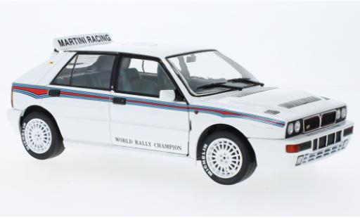 Modelauto Lancia Delta HF Integrale 6 wit 1992 1/18 Solido