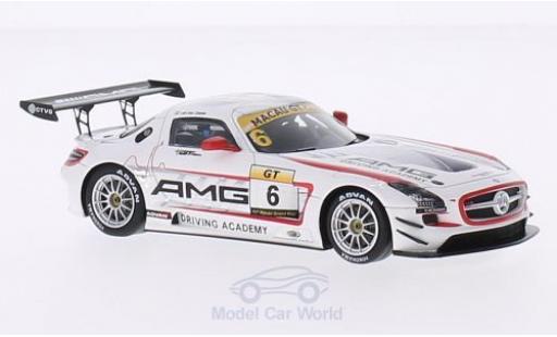 Modelauto Mercedes SLS GT3 AMG No.6 GT Cup GP Macau 2014 R.van der Zande 1/43 Spark